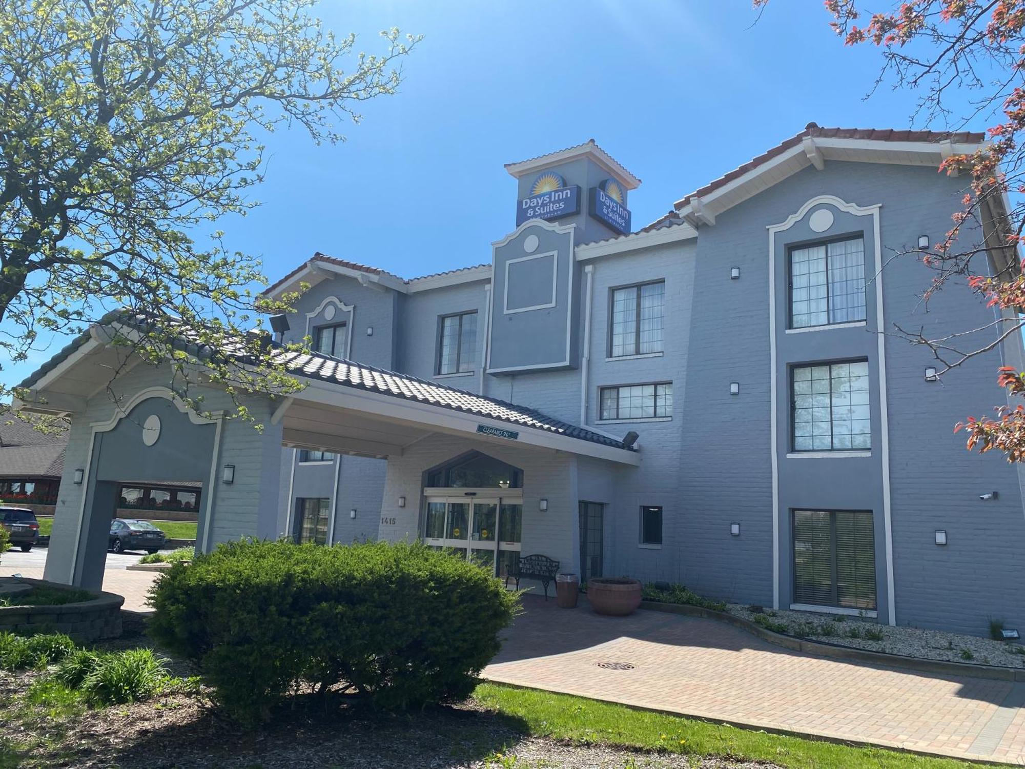 Days Inn & Suites By Wyndham Arlington Heights Exterior foto